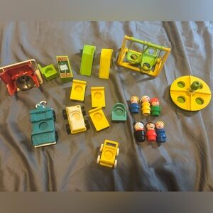 Vintage 70’s / 80’s fisher price people and accessories